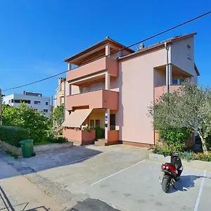 apartmani-natali.hotelinzadar.com/